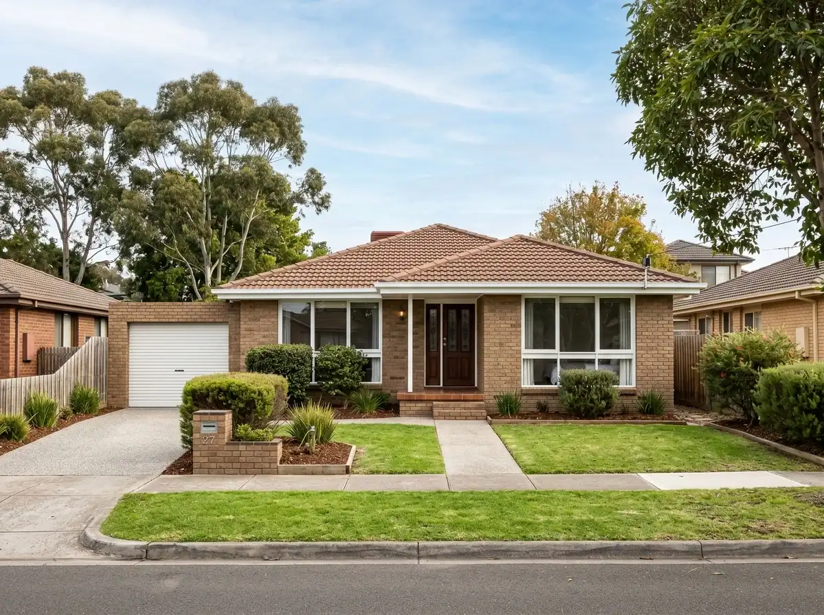 Painters Scoresby - external painting on Scoresby 3 br brick veneer house